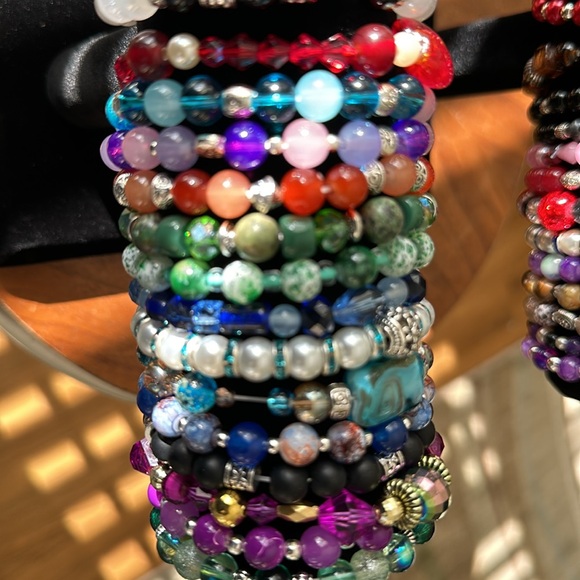 New Handmade Stretch Beaded Bracelets in different styles a 1 for $6,3 for $15 - Picture 4 of 4